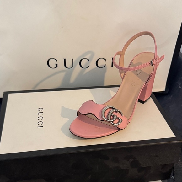 Pink GUCCI sandal - Picture 1 of 4